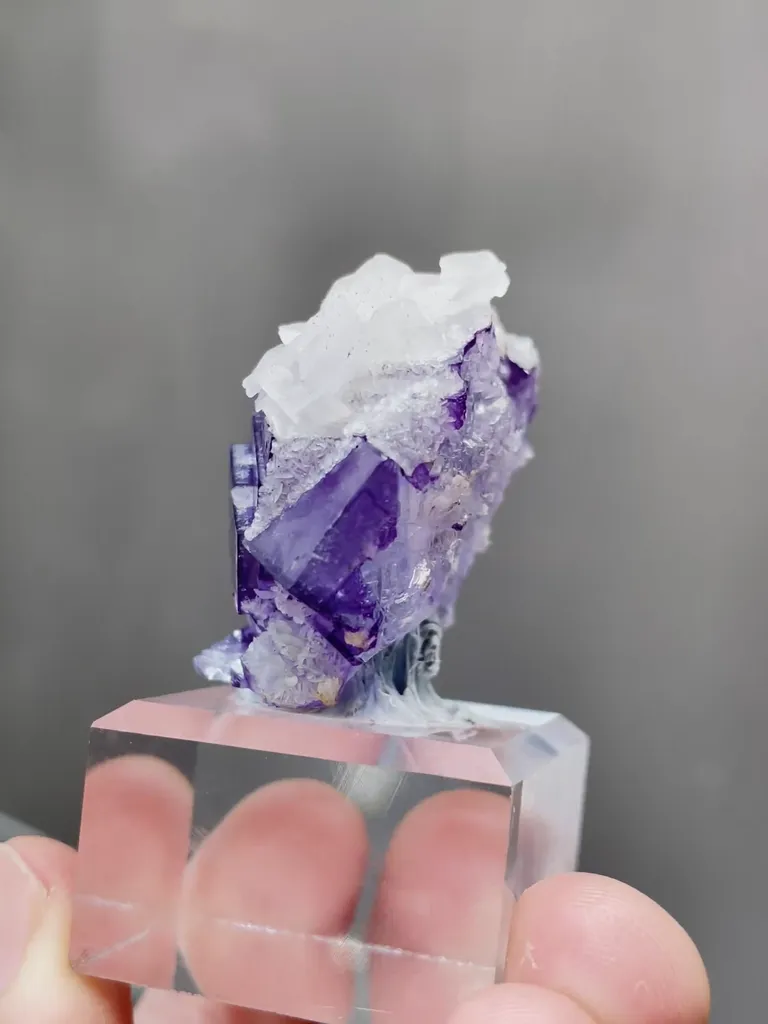 Natural Purple Fluorite comes from Yaogangxian,Hunan 35*20*30MM - image 4