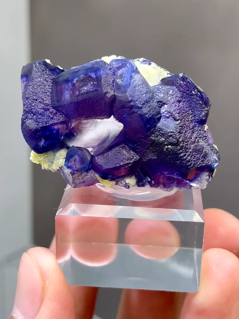 Natural Purple Fluorite comes from Yindu,Neimengu 40*20*20MM image