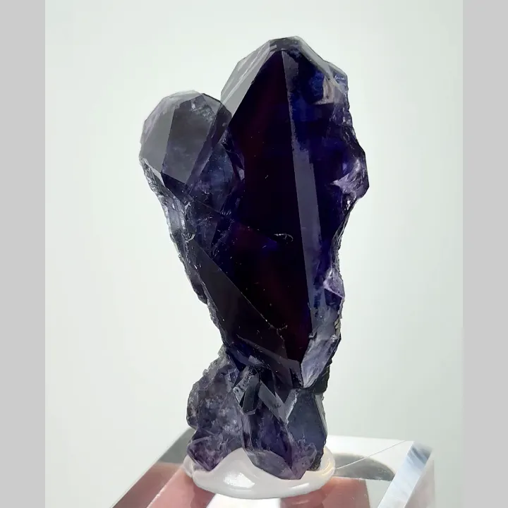 Natural Purple Fluorite, Mineral Specimen: Yindu,Inner Mongolia (30*60*20MM) image