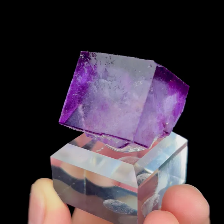 Natural Purple Fluorite, Mineral Specimen:Yaogangxian,Hunan (25*25*25MM) - image 4