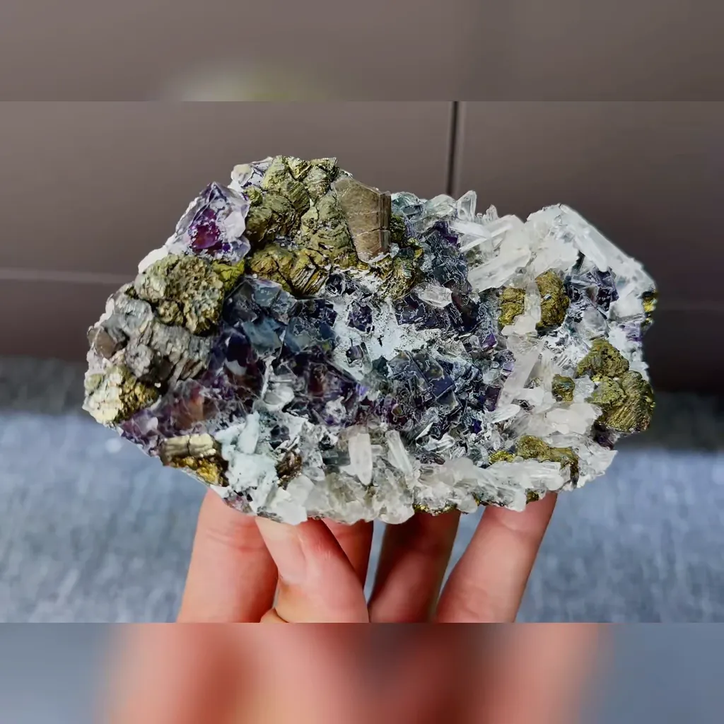 Natural Purple Fluorite with Quartz and Arsenopyrite Symbiosis comes from Yaogangxian,Hunan 110*70*30MM - image 2