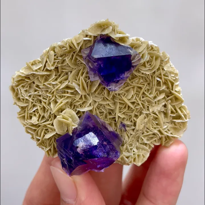 Natural Purple Octahedral Fluorite and Siderite, Mineral Specimen: Inner Mongolia,China (60*50*20MM) image