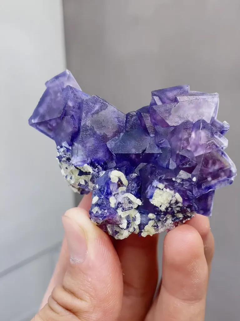 Natural Purple Octahedral Fluorite coexists with Mica comes from Yindu,Inner Mongolia 65*25*50MM - image 3
