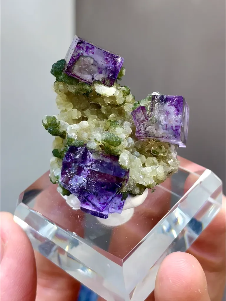 Natural Purple Phantom Fluorite and Calcite Coexist comes from Yaogangxian,Hunan 30*25*30MM image