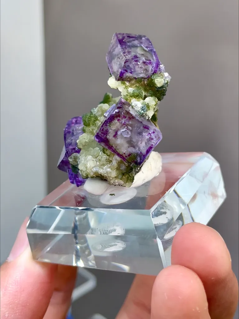 Natural Purple Phantom Fluorite and Calcite Coexist comes from Yaogangxian,Hunan 30*25*30MM - image 3