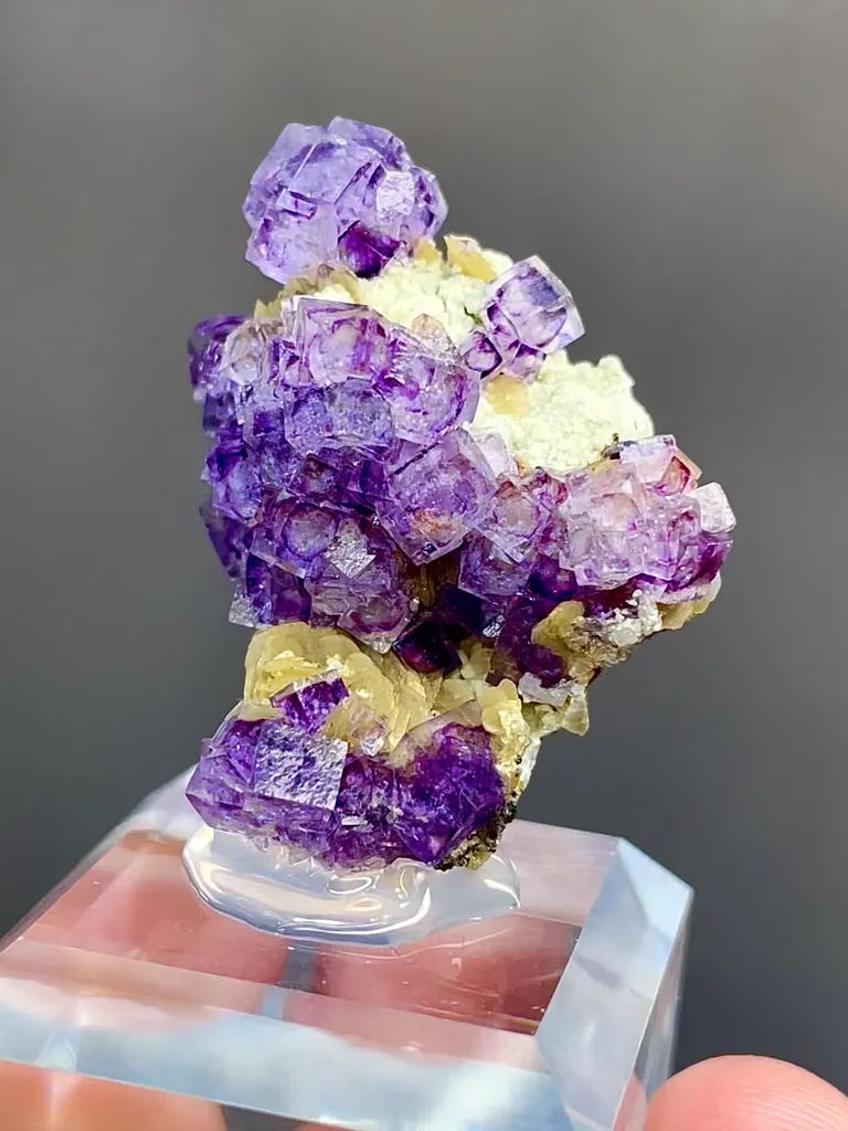 Natural Purple Phantom Fluorite and Flaky Calcite Coexist comes from Leipingkuang,Chenzhou,Hunan 25*25*15MM image