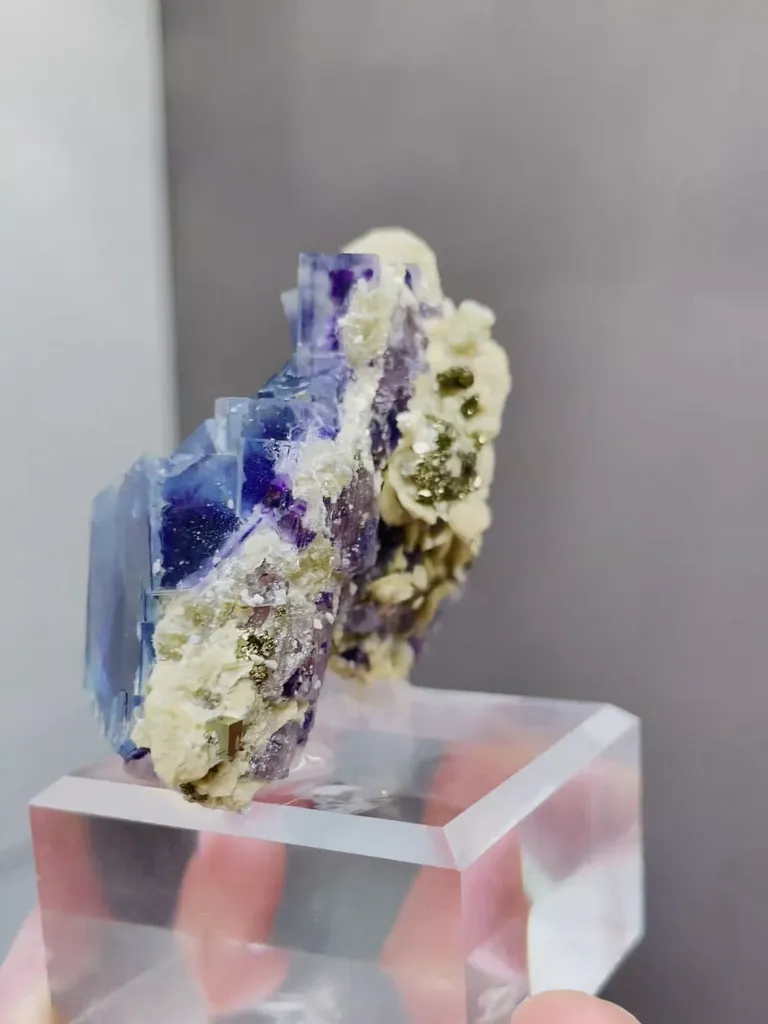 Natural Purple Phantom Fluorite and Flaky Calcite coexist comes from Yindu,Inner Mongolia 55*29*45MM - image 4