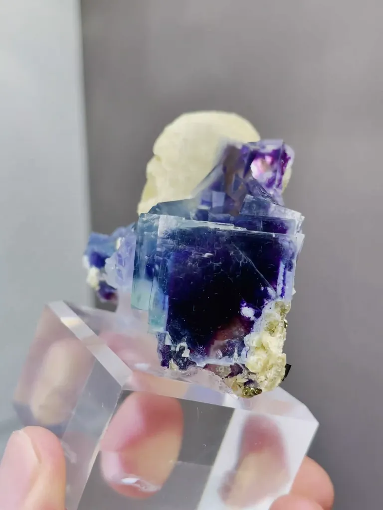 Natural Purple Phantom Fluorite and Flaky Calcite coexist comes from Yindu,Inner Mongolia 55*29*45MM - image 3
