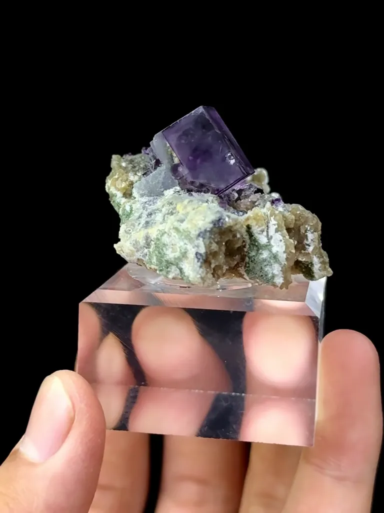 Natural Purple Phantom Fluorite and Mica Coexist comes from Yaogangxian, Hunan 60*30*25MM - image 4