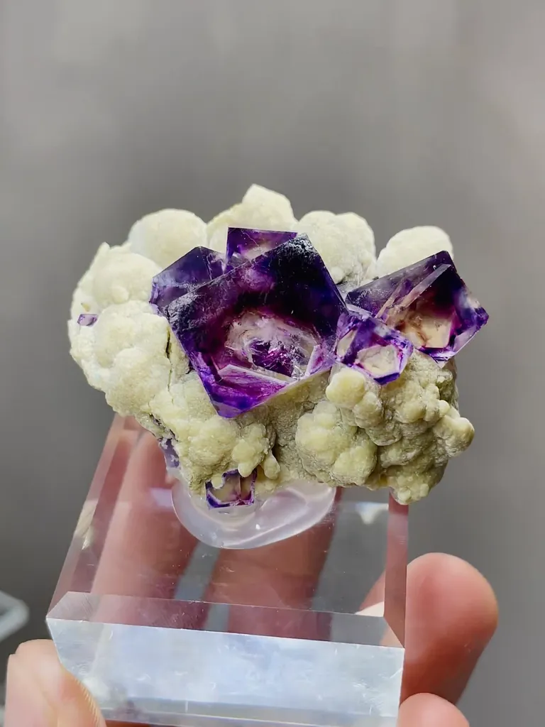 Natural Purple Phantom Fluorite and Mica coexist comes from Yindu，Inner Mongolia 50*30*25MM - image 2
