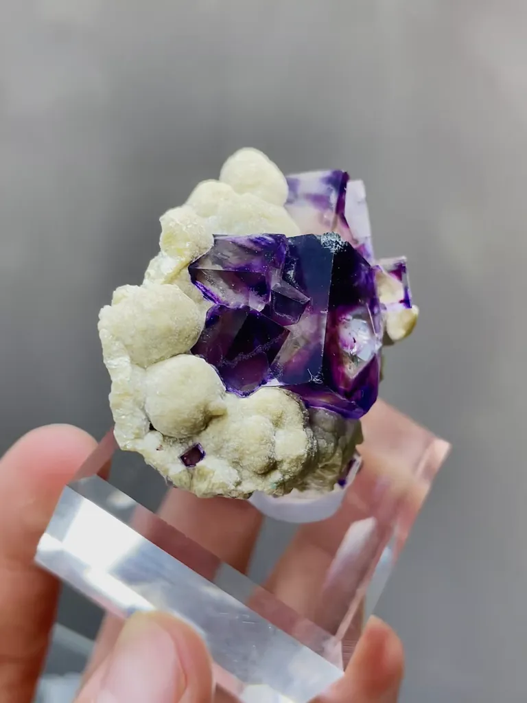 Natural Purple Phantom Fluorite and Mica coexist comes from Yindu，Inner Mongolia 50*30*25MM - image 4