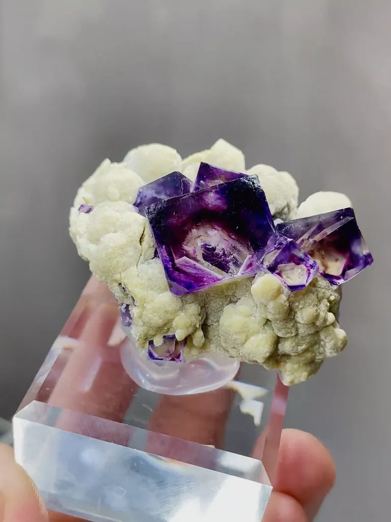 Natural Purple Phantom Fluorite and Mica coexist comes from Yindu，Inner Mongolia 50*30*25MM - image 3