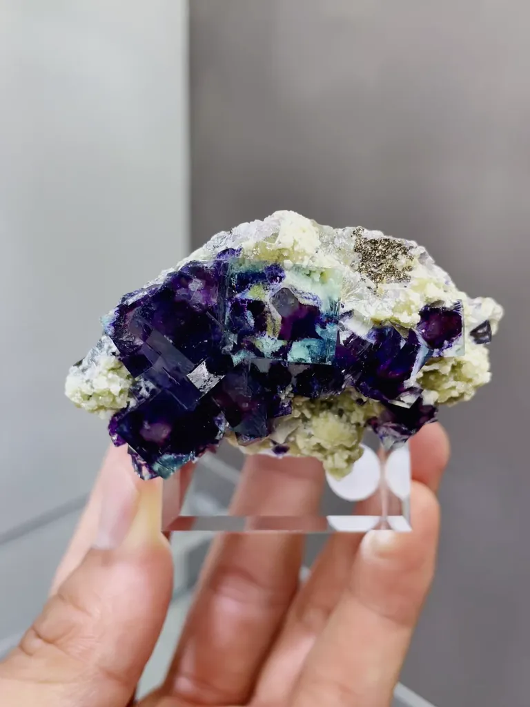 Natural Purple Phantom Fluorite and Mica coexist comes from Yindu,Inner Mongolia 65*25*30MM - image 4
