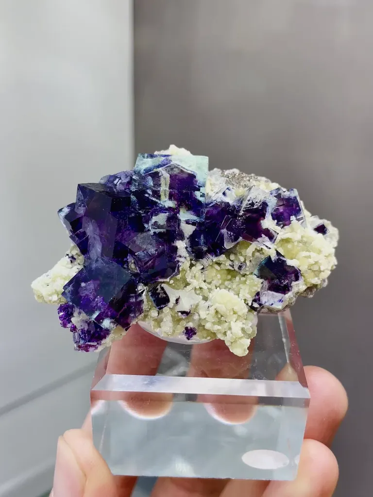 Natural Purple Phantom Fluorite and Mica coexist comes from Yindu,Inner Mongolia 65*25*30MM image