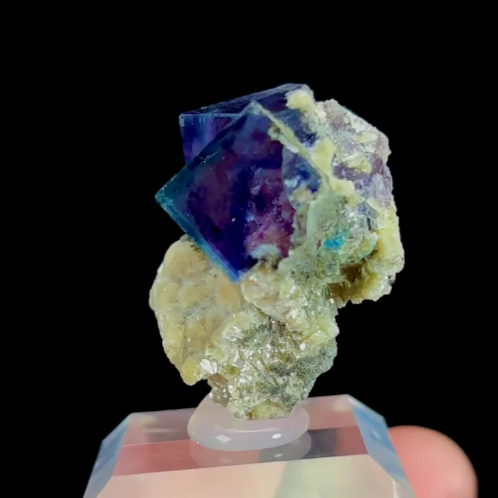 Natural Purple Phantom Fluorite and Mica, Mineral Specimen: Yindu,Inner Mongolia (20*20*25MM) - image 2