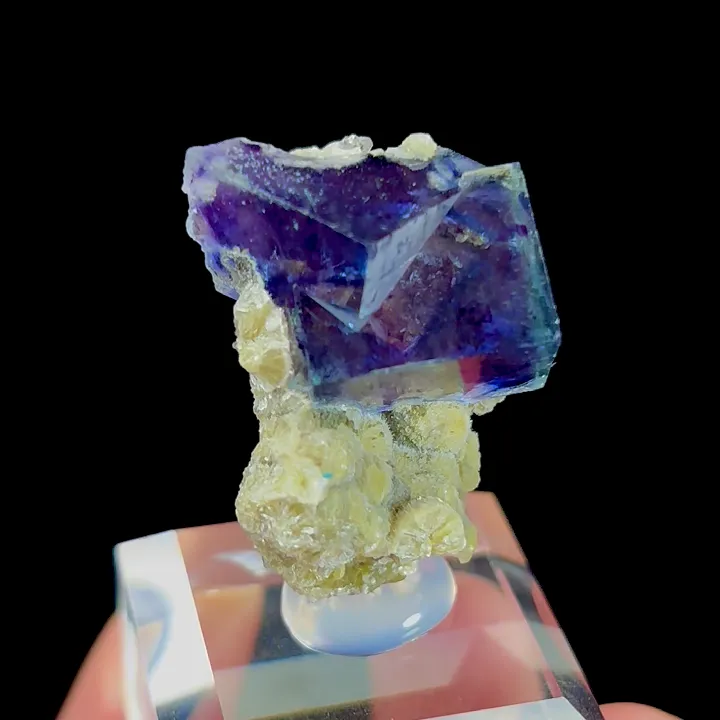 Natural Purple Phantom Fluorite and Mica, Mineral Specimen: Yindu,Inner Mongolia (20*20*25MM) image
