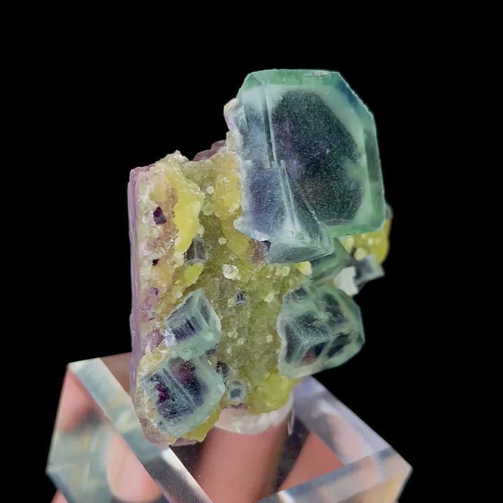 Natural Purple Phantom Fluorite and Mica, Mineral Specimen: Yindu,Inner Mongolia (50*40*25MM) image