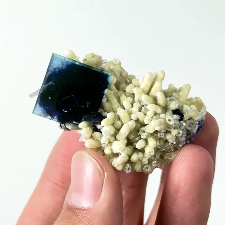 Natural Purple Phantom Fluorite and Mica, Mineral Specimen:Inner Mongolia,China (80*45*20MM) - image 2