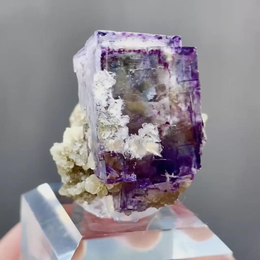 Natural Purple Phantom Fluorite and Mica Symbiosis comes from Yaogangxian,Hunan 25*30*30MM - image 3