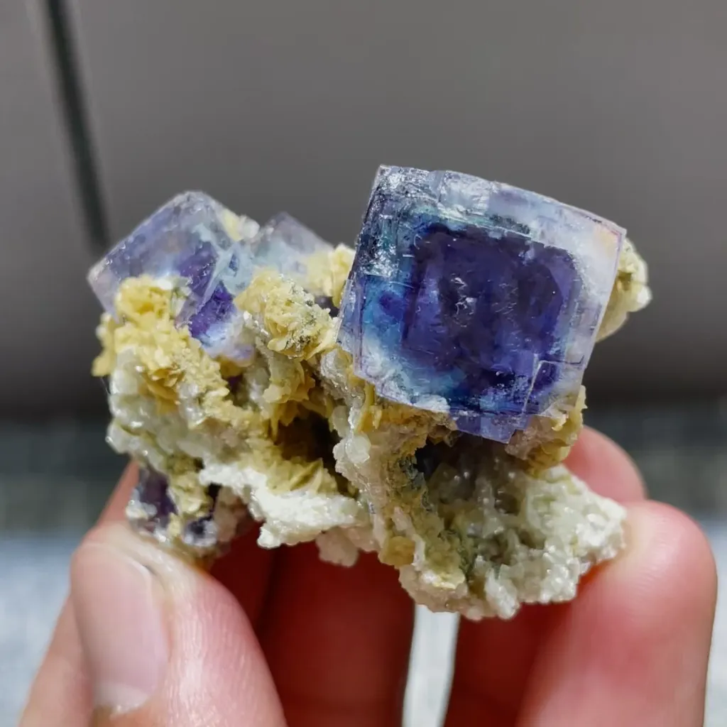 Natural Purple Phantom Fluorite and Mica Symbiosis comes from Yaogangxian,Hunan 45*25*30MM image