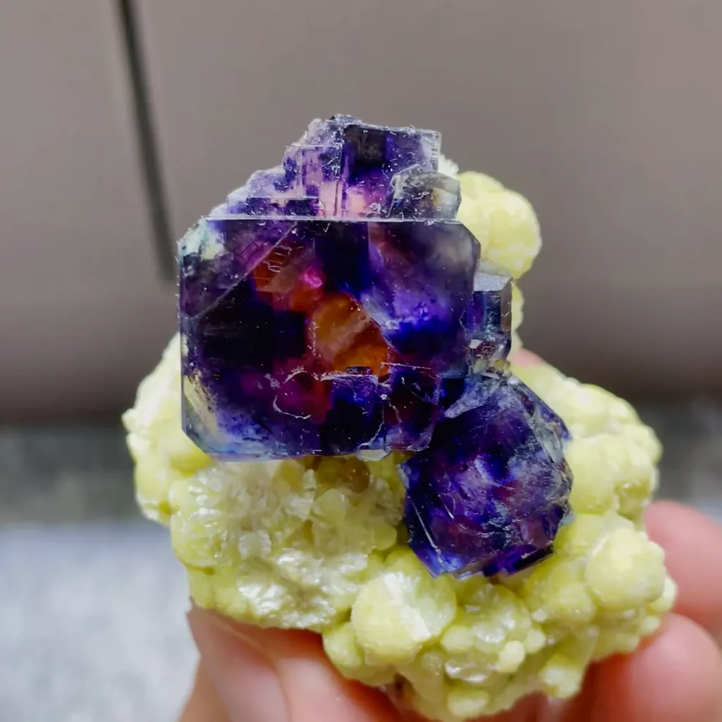 Natural Purple Phantom Fluorite and Mica Symbiosis comes from Yindu, Inner Mongolia 50*30*40MM - image 4