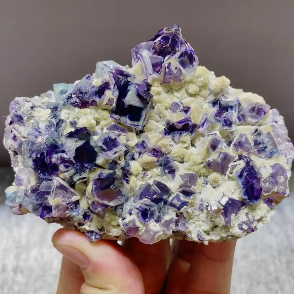 Natural Purple Phantom Fluorite and Mica Symbiosis comes from Yindu,Inner Mongolia 100*70*25MM image