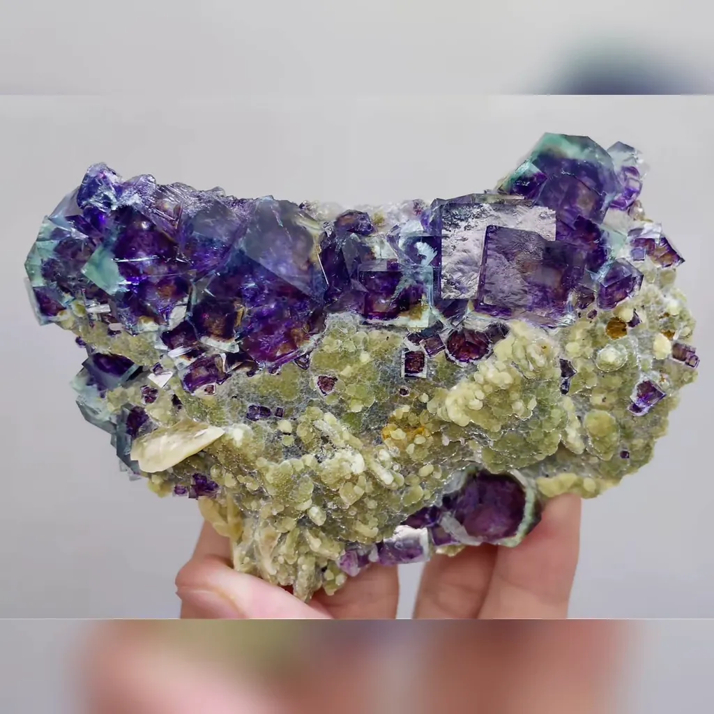 Natural Purple Phantom Fluorite and Mica Symbiosis comes from Yindu,Inner Mongolia 110*65*30MM - image 4