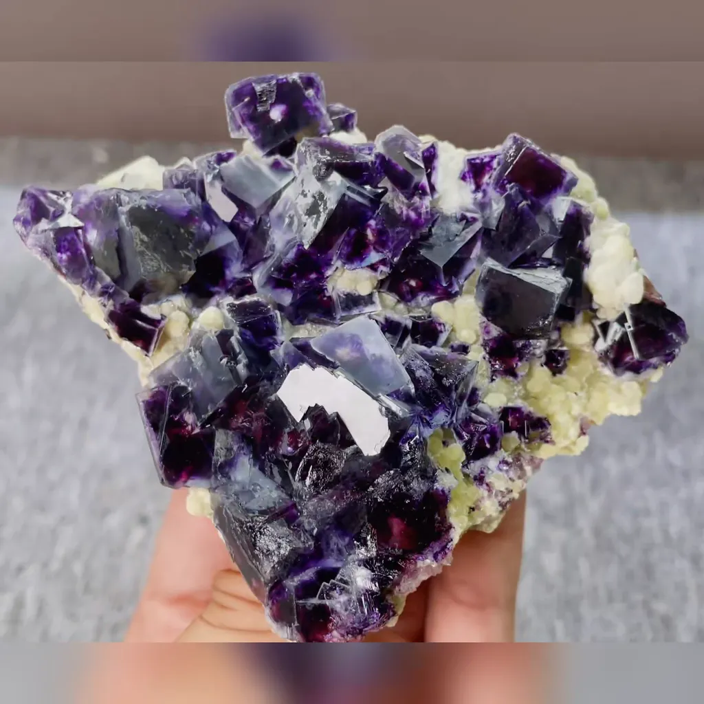 Natural Purple Phantom Fluorite and Mica Symbiosis comes from Yindu,Inner Mongolia 110*80*20MM - image 2