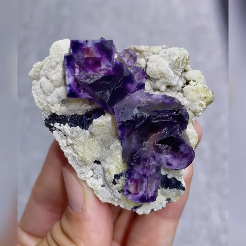 Natural Purple Phantom Fluorite and Mica Symbiosis comes from Yindu,Inner Mongolia 60*50*20MM image