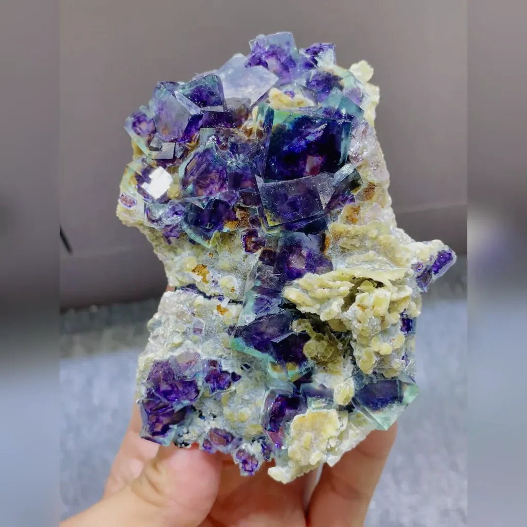 Natural Purple Phantom Fluorite and Mica Symbiosis comes from Yindu,Inner Mongolia 65*110*35MM - image 3