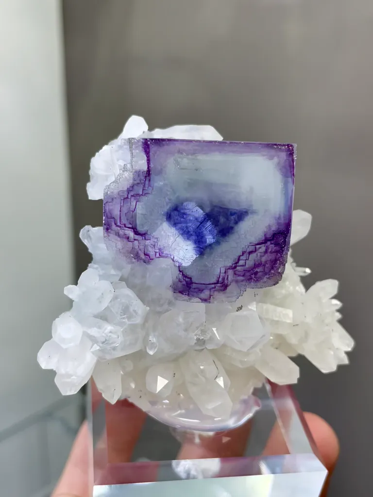 Natural Purple Phantom Fluorite and Quartz coexist comes from Yaogangxian,Hunan 55*25*50MM image