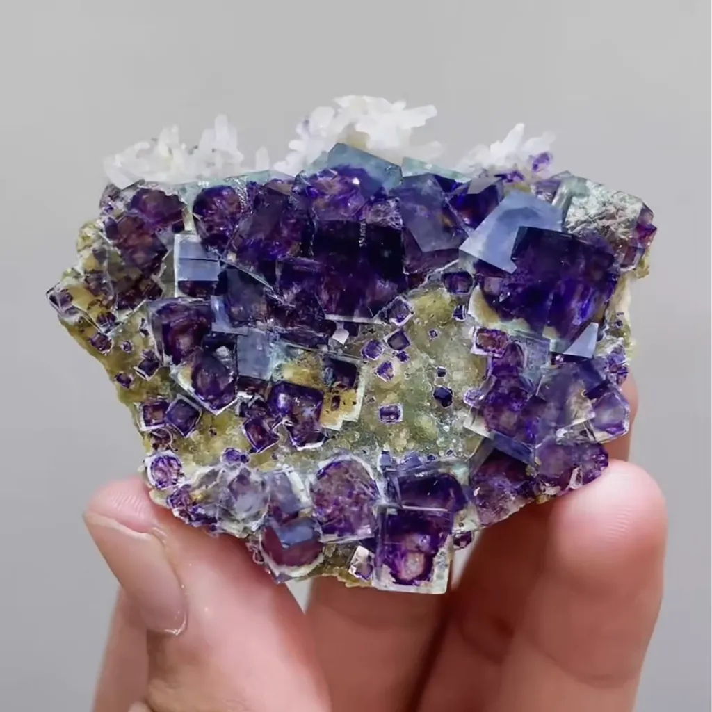 Natural Purple Phantom Fluorite and Quartz comes from Yindu,Inner Mongolia 60*0*20MM - image 3