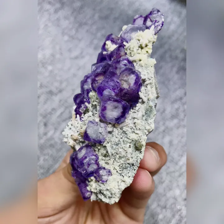 Natural Purple Phantom Fluorite and Quartz, Mineral Specimen: Inner Mongolia,China (50*95*25MM) - image 2