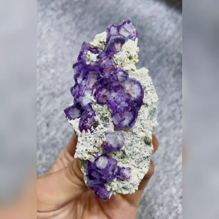 Natural Purple Phantom Fluorite and Quartz, Mineral Specimen: Inner Mongolia,China (50*95*25MM) image