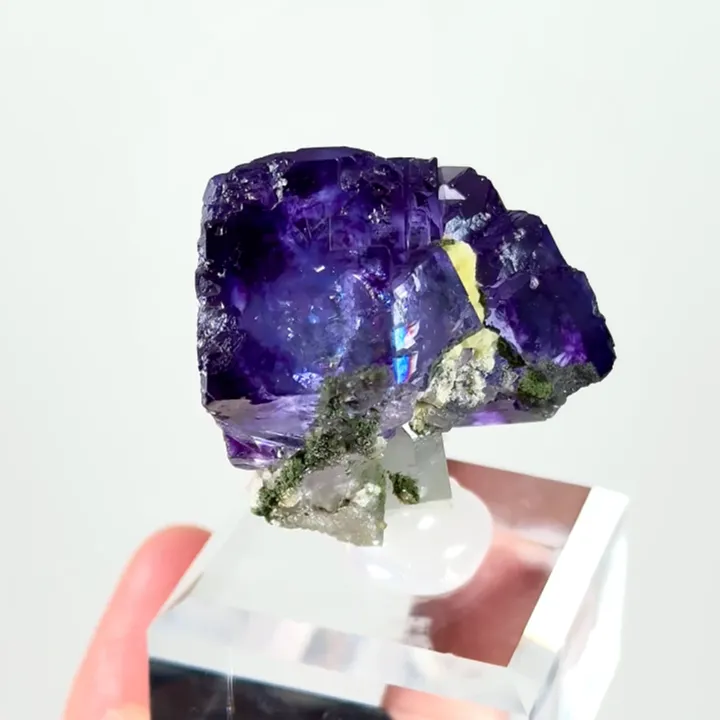 Natural Purple Phantom Fluorite and Quartz, Mineral Specimen: Yindu,Inner Mongolia (40*35*40MM) image
