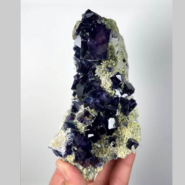 Natural Purple Phantom Fluorite and Quartz, Mineral Specimen: Yindu,Inner Mongolia (70*85*130MM) - image 3