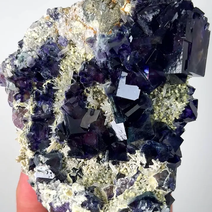Natural Purple Phantom Fluorite and Quartz, Mineral Specimen: Yindu,Inner Mongolia (70*85*130MM) - image 2
