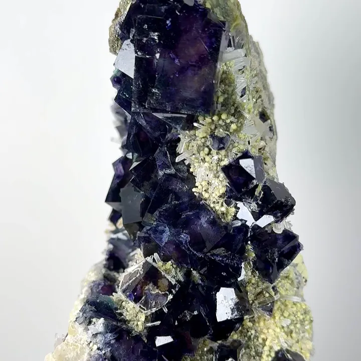 Natural Purple Phantom Fluorite and Quartz, Mineral Specimen: Yindu,Inner Mongolia (70*85*130MM) image