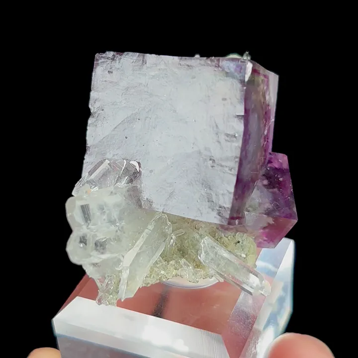 Natural Purple Phantom Fluorite and Quartz, Mineral Specimen:Yaogangxian,Hunan (30*30*20MM) image