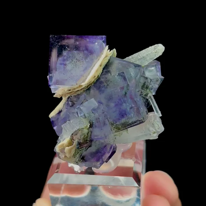 Natural Purple Phantom Fluorite and Quartz, Mineral Specimen:Yaogangxian,Hunan (35*30*35MM) image