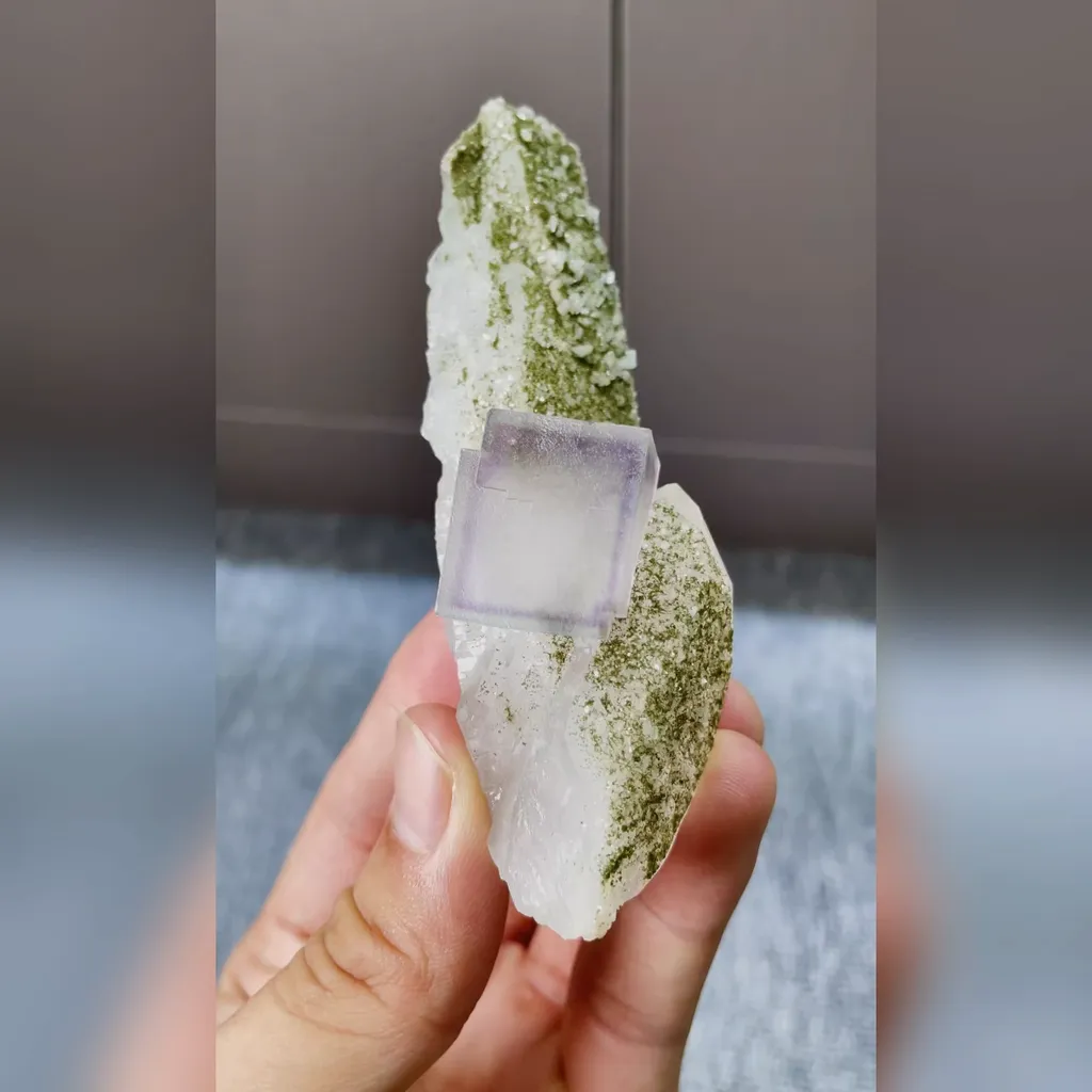 Natural Purple Phantom Fluorite and Quartz Symbiosis comes from Yaogangxian,Hunan 35*35*110MM image