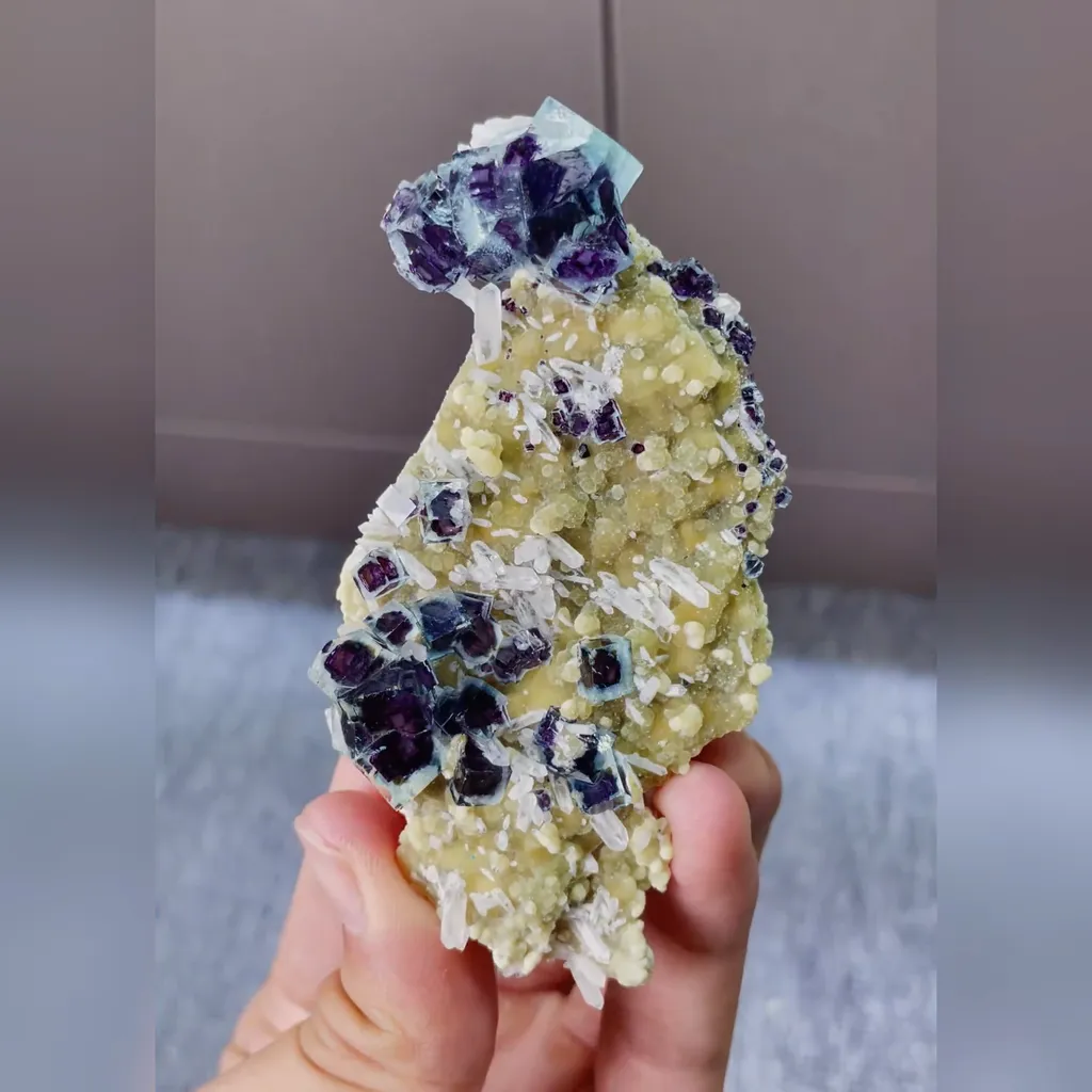 Natural Purple Phantom Fluorite and Quartz Symbiosis comes from Yindu,Inner Mongolia 50*95*10MM - image 4