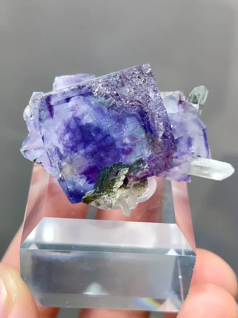 Natural Purple Phantom Fluorite Coexists with Crystal comes from Yaogangxian,Hunan 35*25*15 image