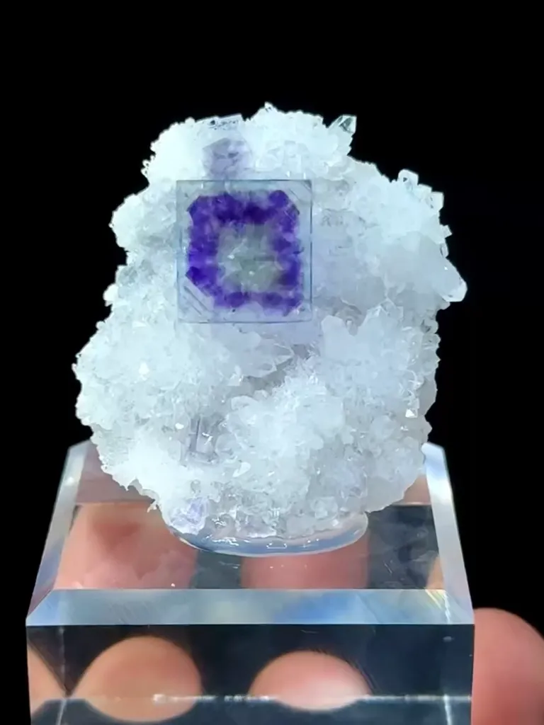 Natural purple phantom Fluorite coexists with crystal comes from Zhejiang 40*30*35MM image