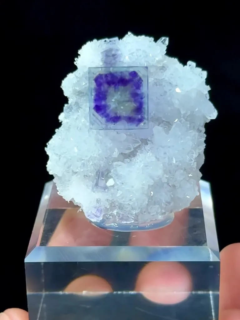 Natural purple phantom Fluorite coexists with crystal comes from Zhejiang 40*30*35MM - image 3