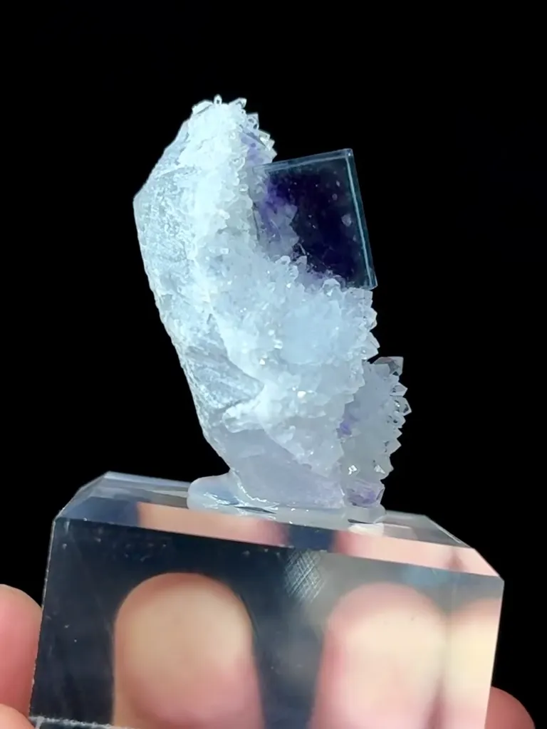 Natural purple phantom Fluorite coexists with crystal comes from Zhejiang 40*30*35MM - image 2