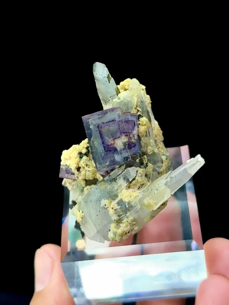 Natural Purple Phantom Fluorite Coexists with Crystal Tower comes from Yaogangxian,Hunan 40*30*25MM - image 3