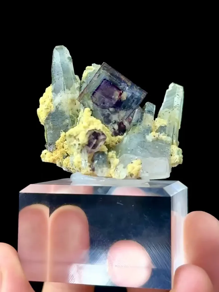 Natural Purple Phantom Fluorite Coexists with Crystal Tower comes from Yaogangxian,Hunan 40*30*25MM image