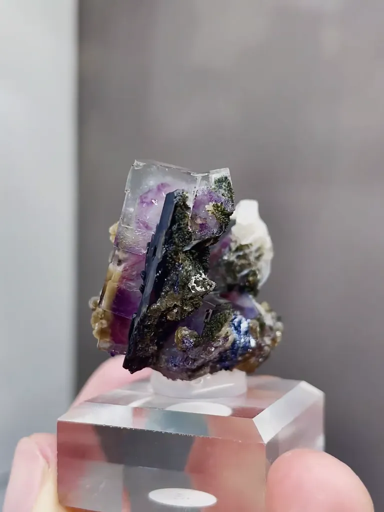 Natural Purple Phantom Fluorite coexists with Mica comes from Yaogangxian,Hunan 30*20*30MM - image 3