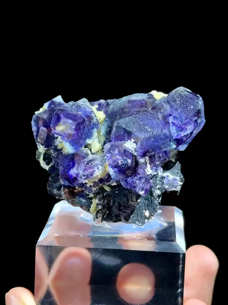 Natural Purple Phantom Fluorite coexists with Mica comes from Yindu,Inner Mongolia 60*30*45MM - image 4